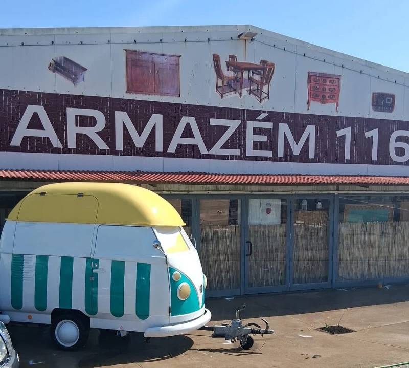 Mega antiquário - Armazém 116 em Lisbon
